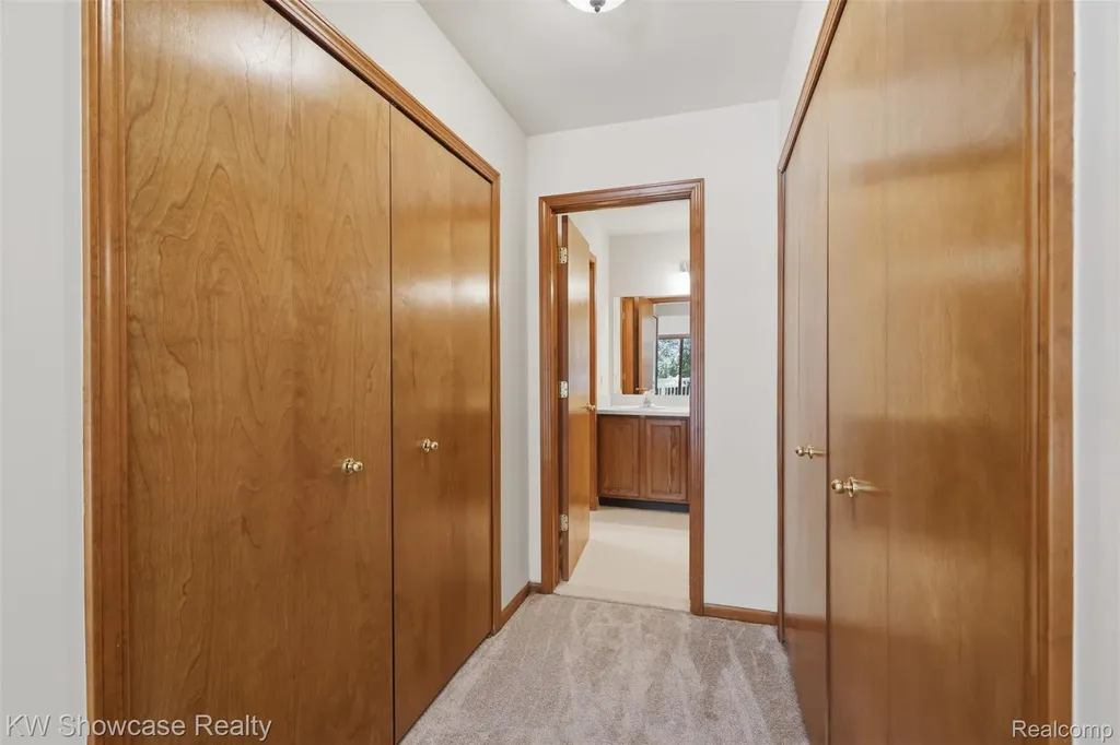 54519 Cambridge Drive Shelby Charter Township MI 48315