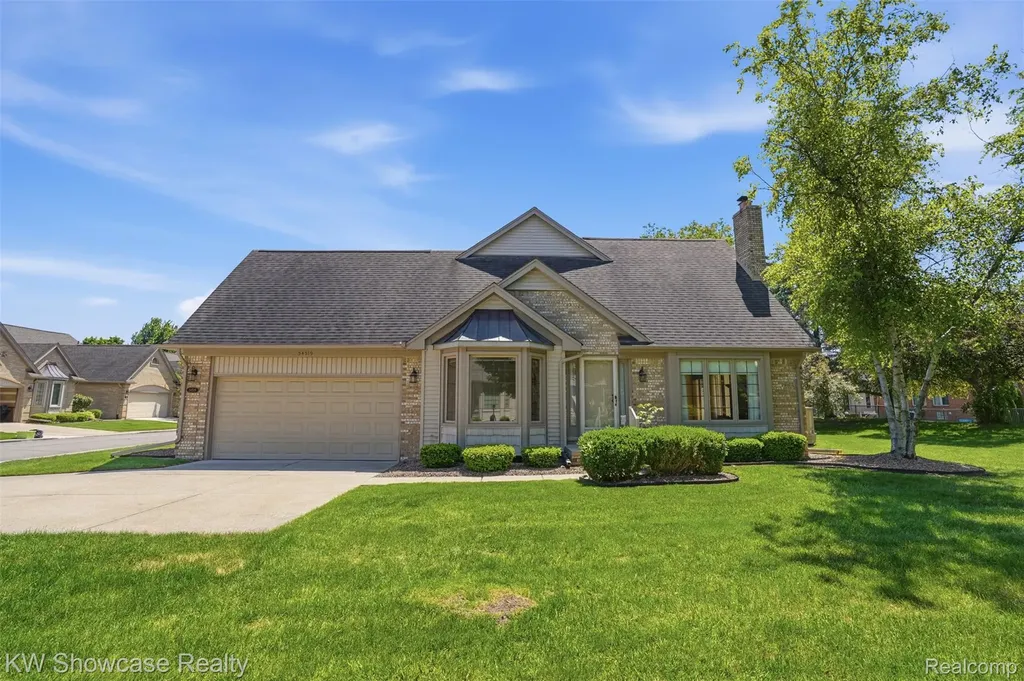 54519 Cambridge Drive Shelby Charter Township MI 48315