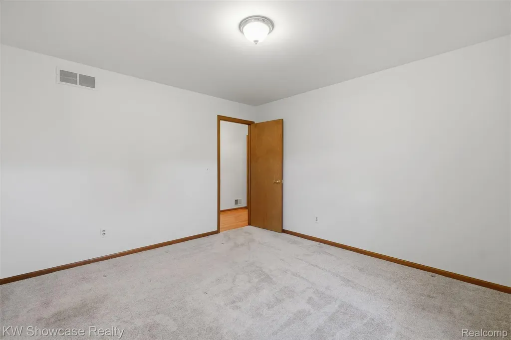54519 Cambridge Drive Shelby Charter Township MI 48315