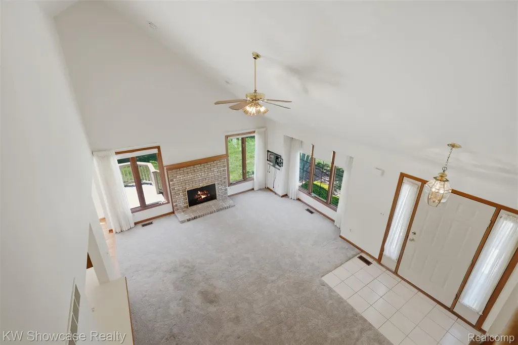 54519 Cambridge Drive Shelby Charter Township MI 48315