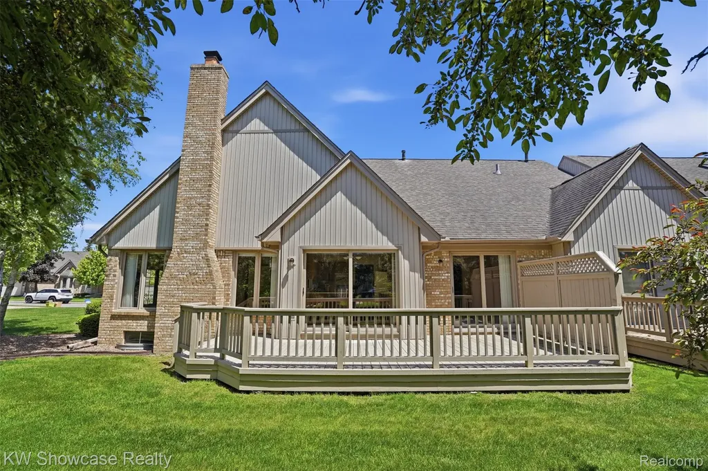 54519 Cambridge Drive Shelby Charter Township MI 48315