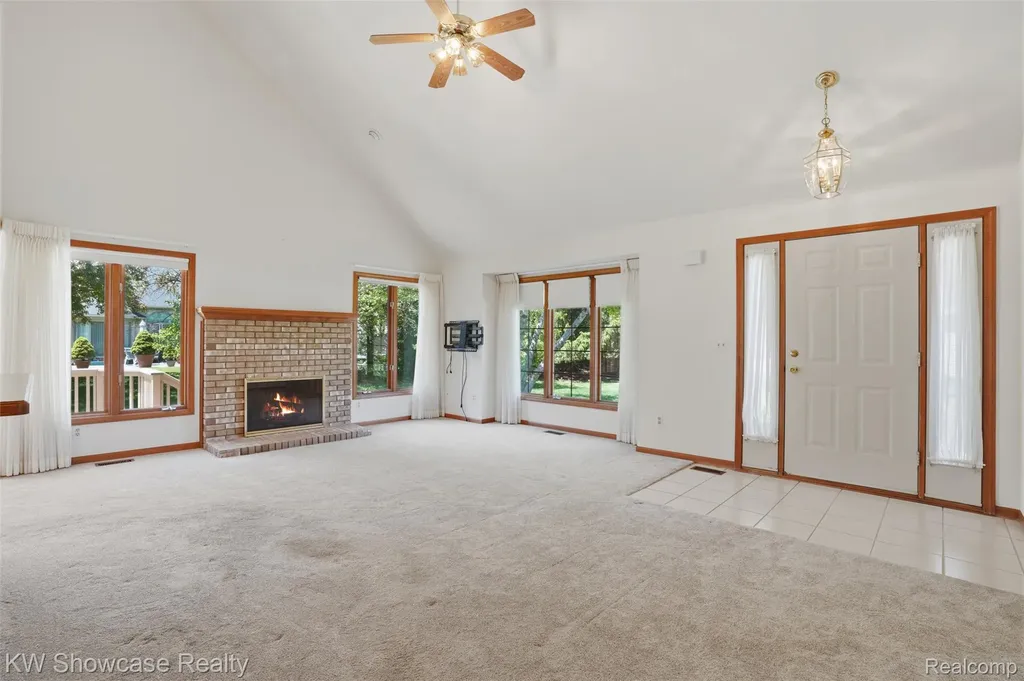 54519 Cambridge Drive Shelby Charter Township MI 48315