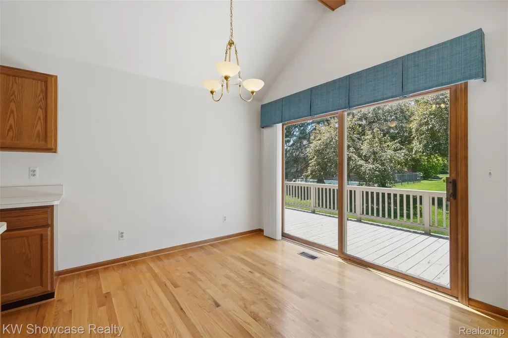 54519 Cambridge Drive Shelby Charter Township MI 48315