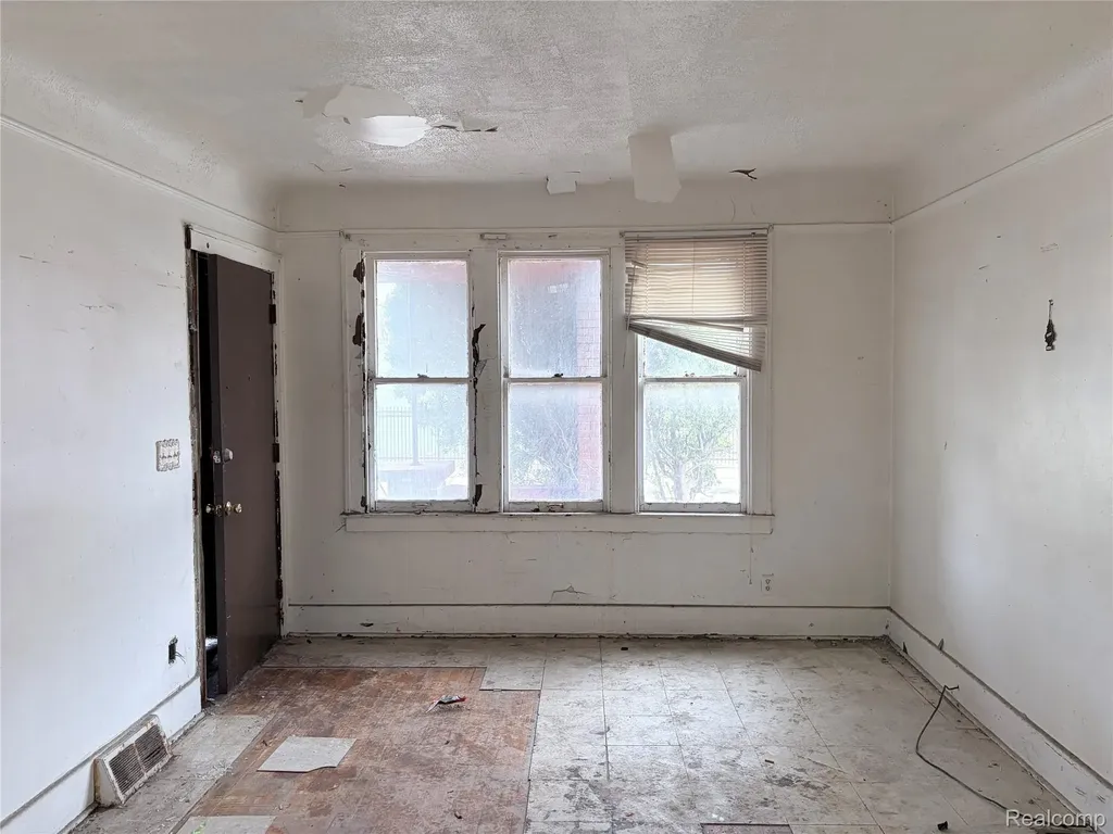 6324 Burlingame Street Detroit City MI 48204