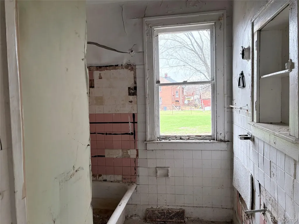 6324 Burlingame Street Detroit City MI 48204