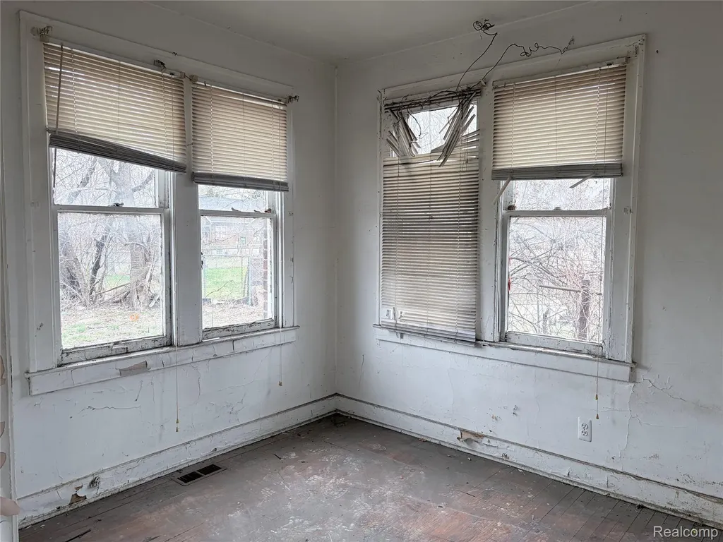 6324 Burlingame Street Detroit City MI 48204