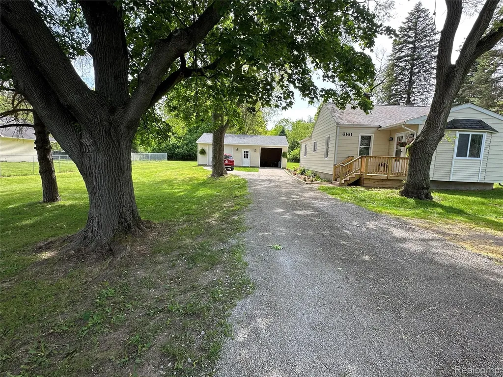 6161 River Road Flushing City MI 48433