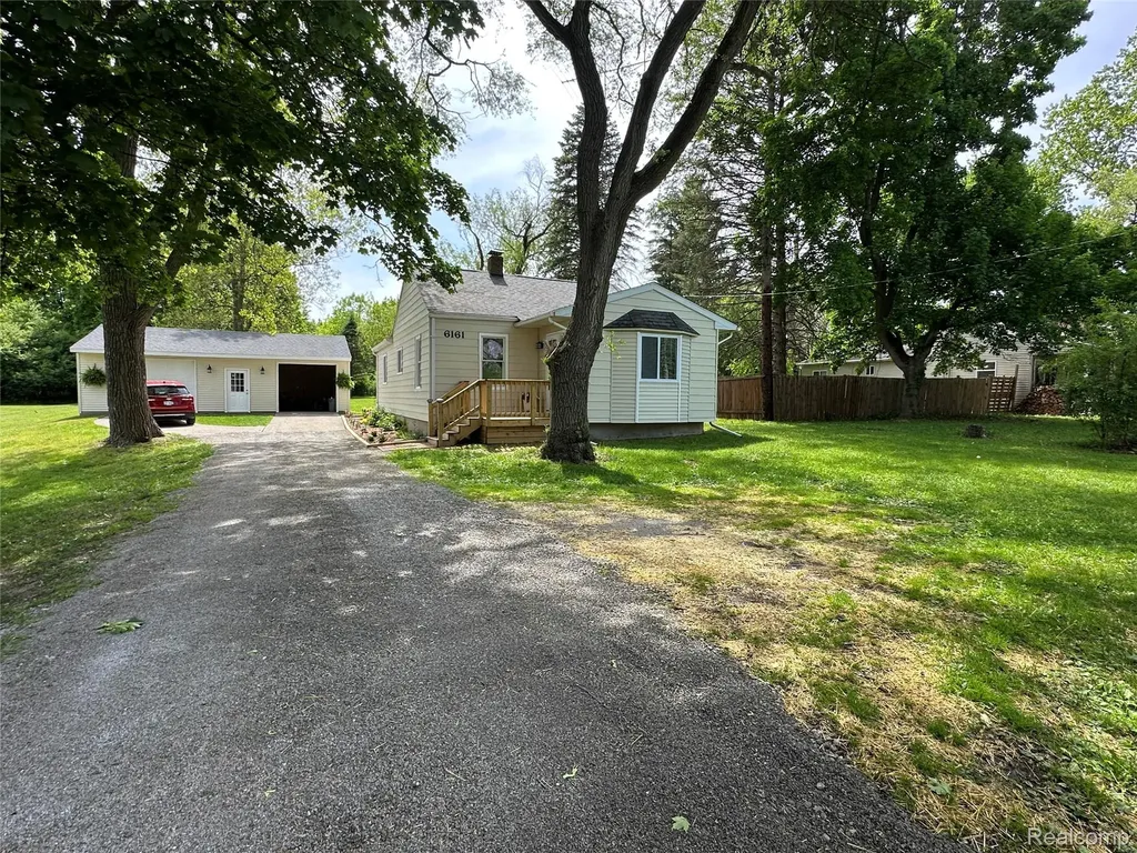 6161 River Road Flushing City MI 48433