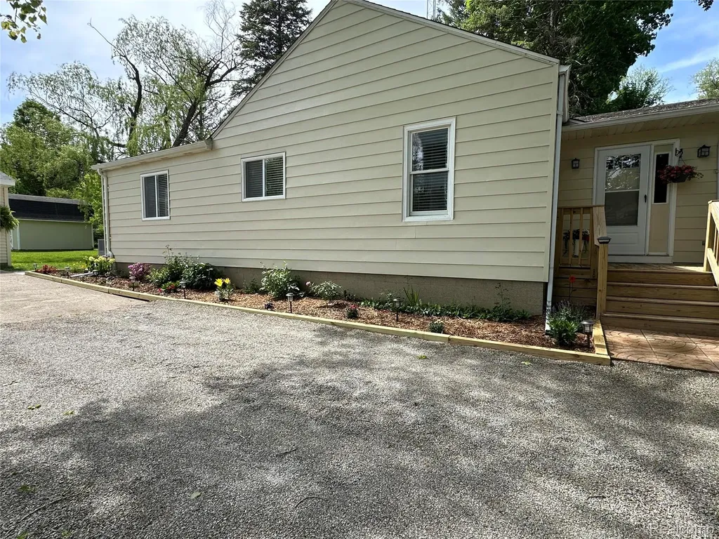 6161 River Road Flushing City MI 48433