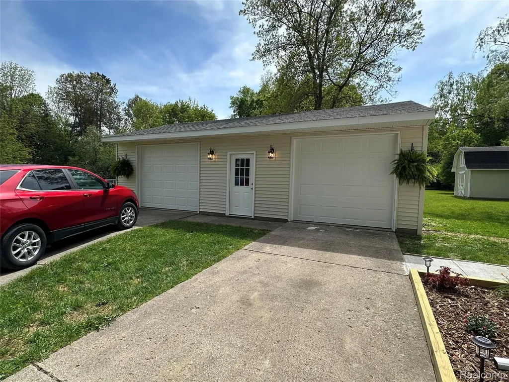 6161 River Road Flushing City MI 48433