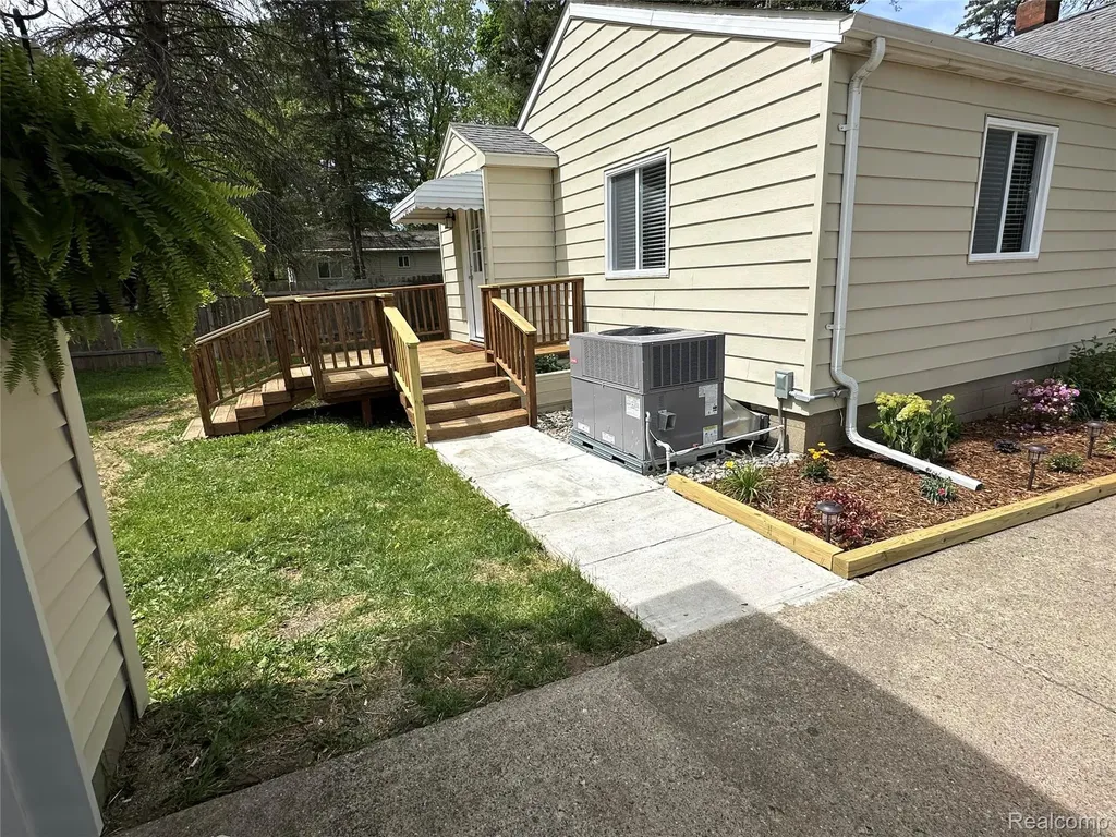 6161 River Road Flushing City MI 48433