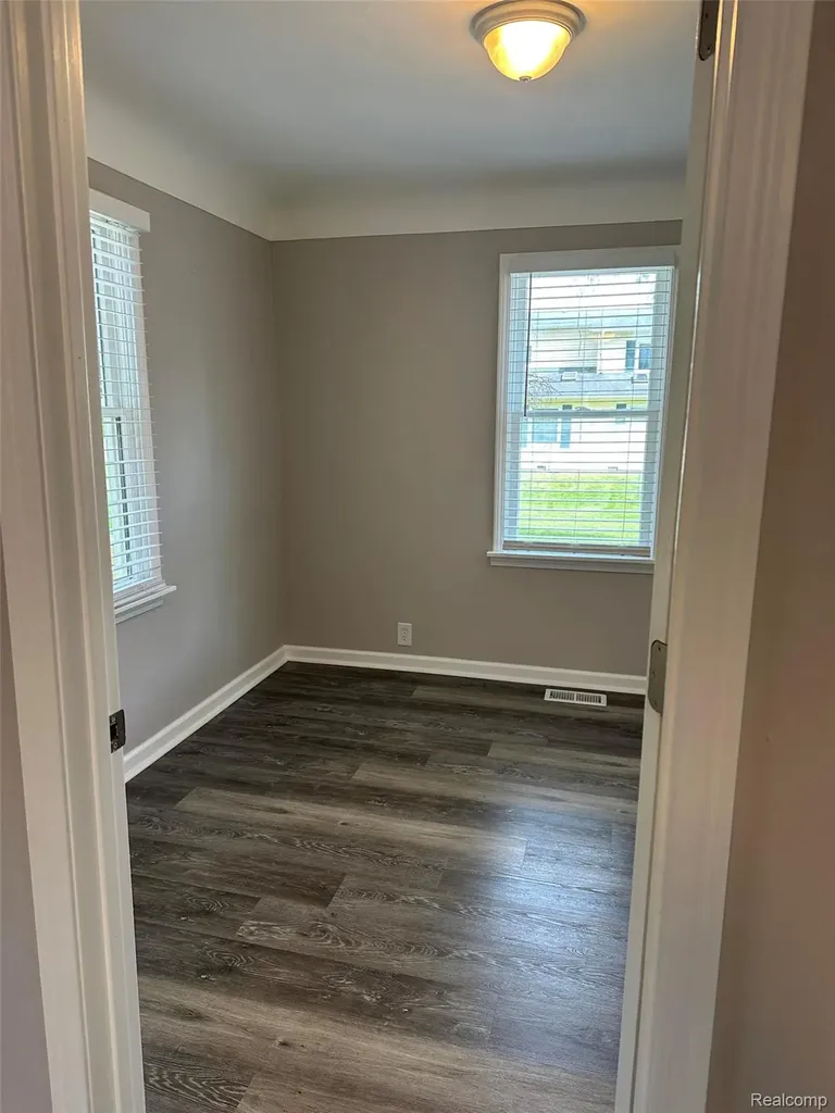 6161 River Road Flushing City MI 48433