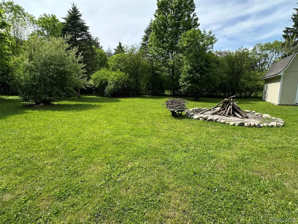 6161 River Road Flushing City MI 48433