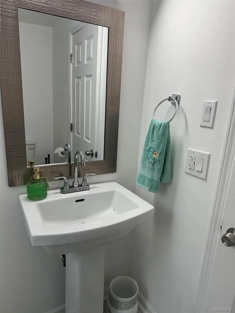 6161 River Road Flushing City MI 48433