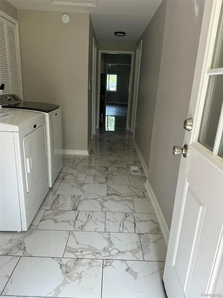 6161 River Road Flushing City MI 48433