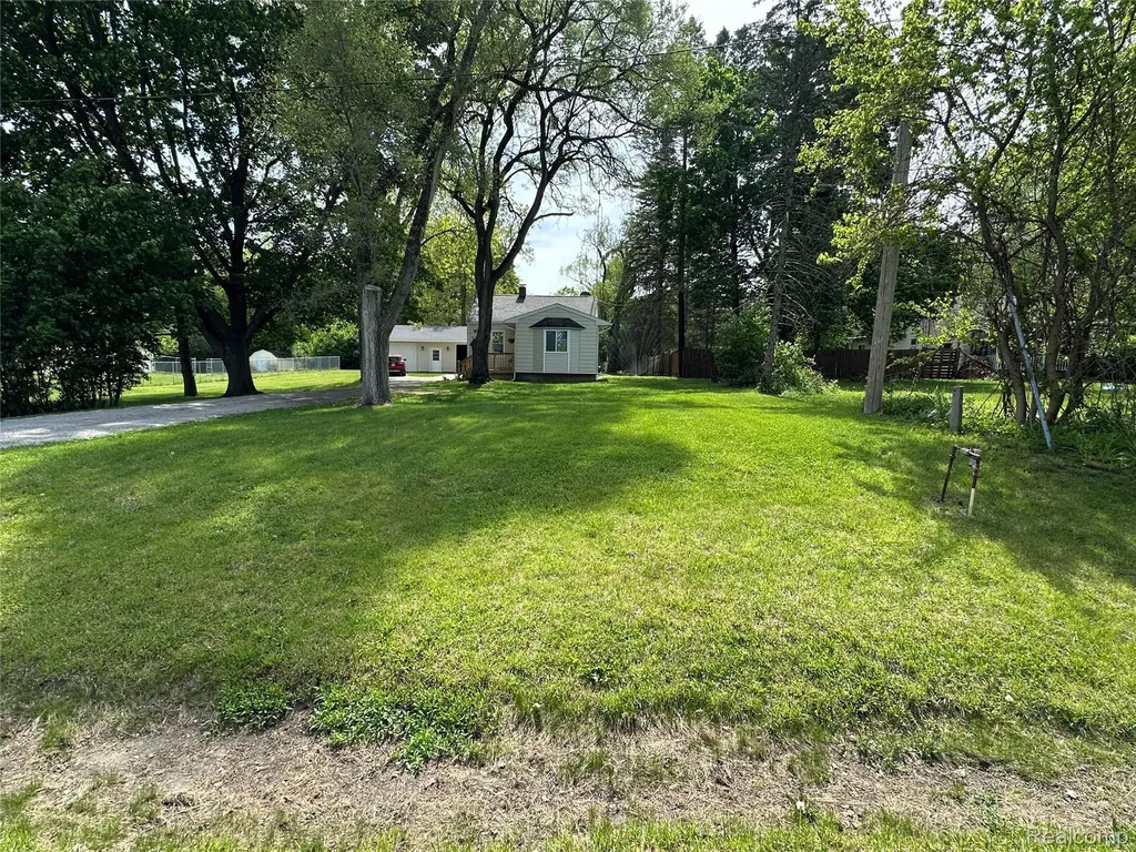 6161 River Road Flushing City MI 48433