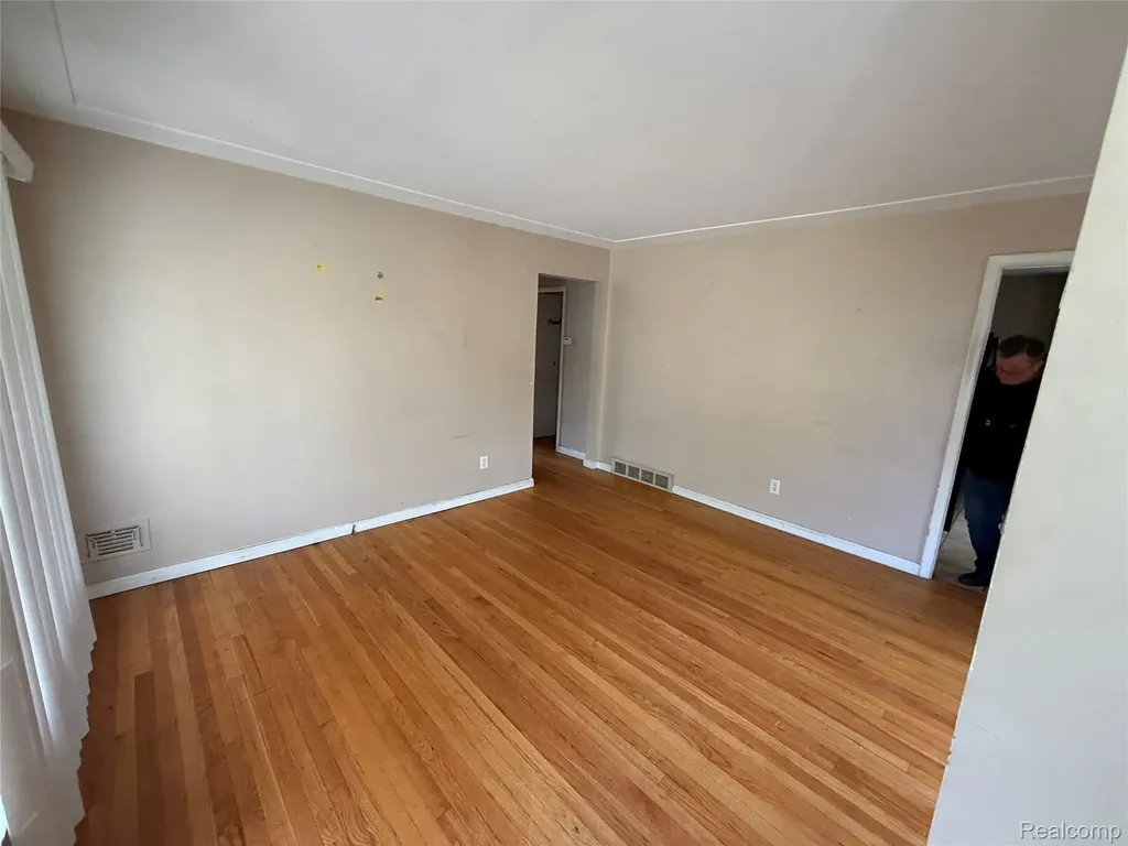 26745 Dover Redford Charter Township MI 48239