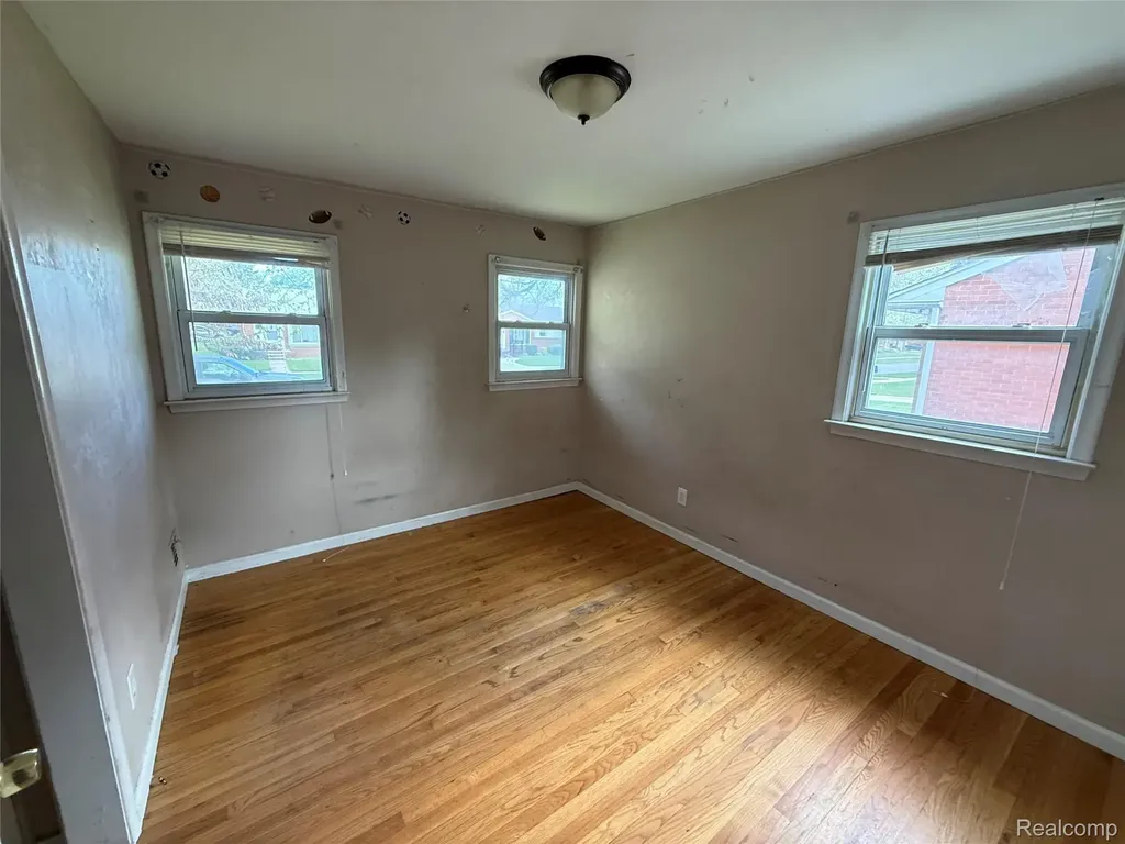26745 Dover Redford Charter Township MI 48239