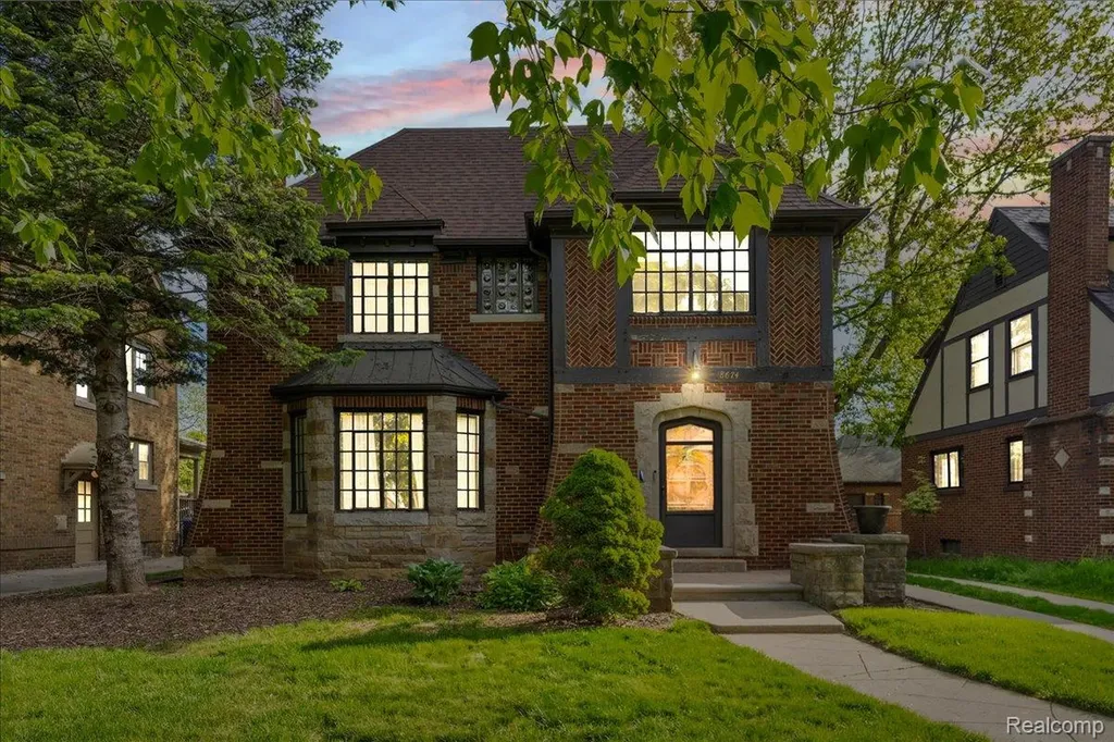 18674 Gainsborough Road Detroit City MI 48223