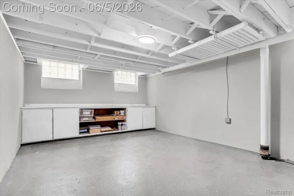 18674 Gainsborough Road Detroit City MI 48223