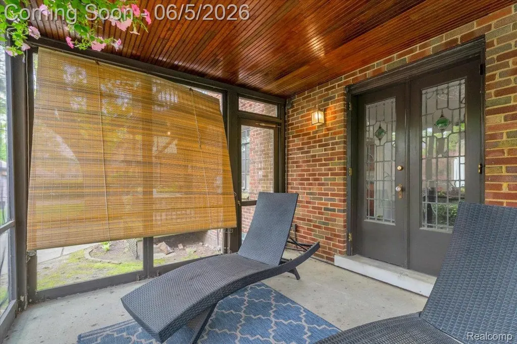 18674 Gainsborough Road Detroit City MI 48223