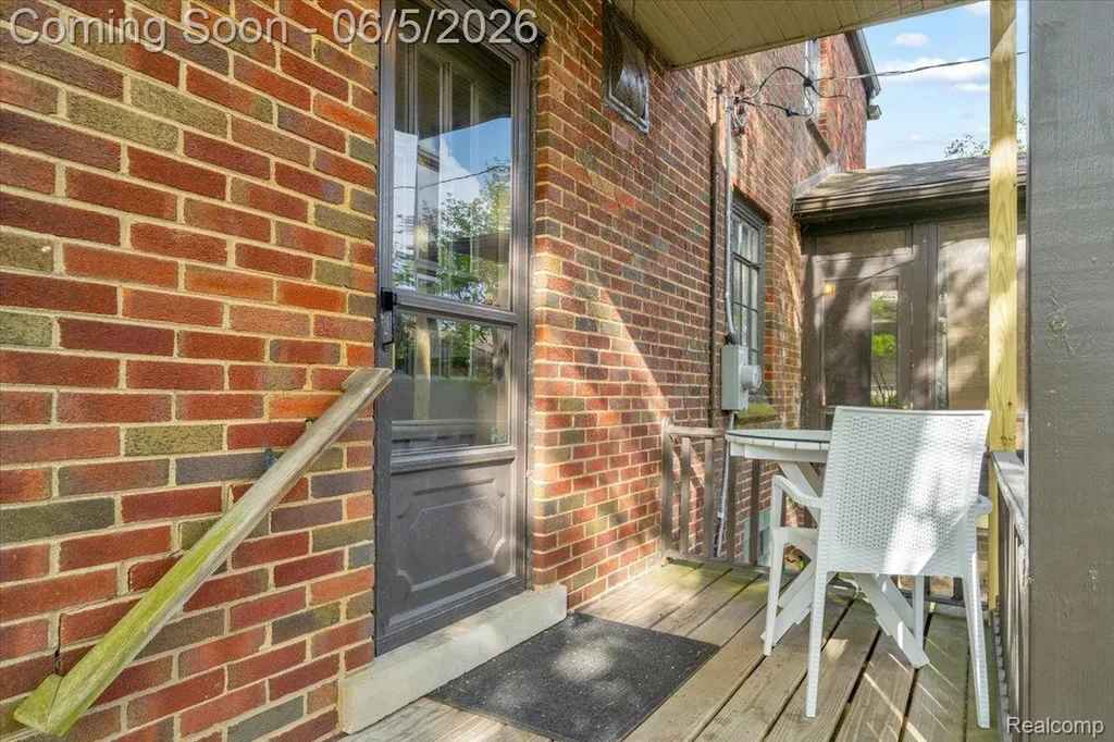 18674 Gainsborough Road Detroit City MI 48223
