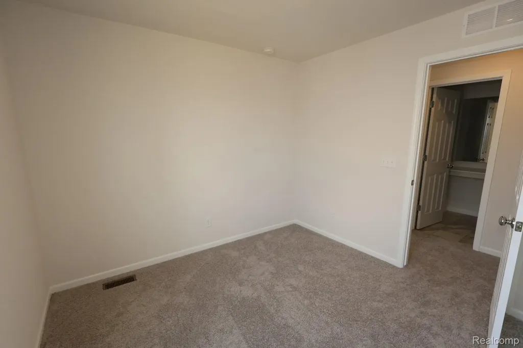 362 Hidden River W Holly Township MI 48442
