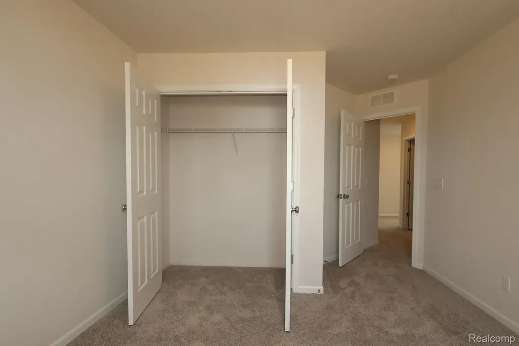 362 Hidden River W Holly Township MI 48442