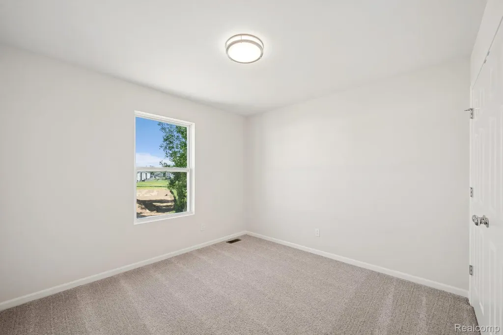 362 Hidden River W Holly Township MI 48442