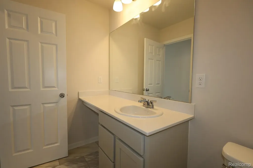 362 Hidden River W Holly Township MI 48442