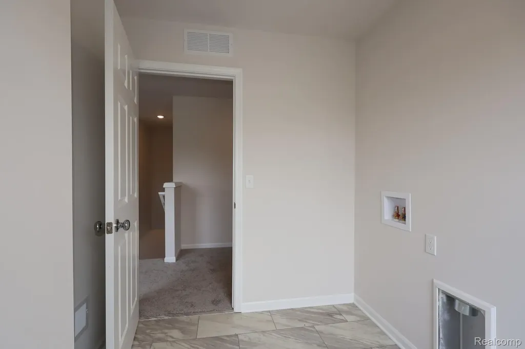 362 Hidden River W Holly Township MI 48442