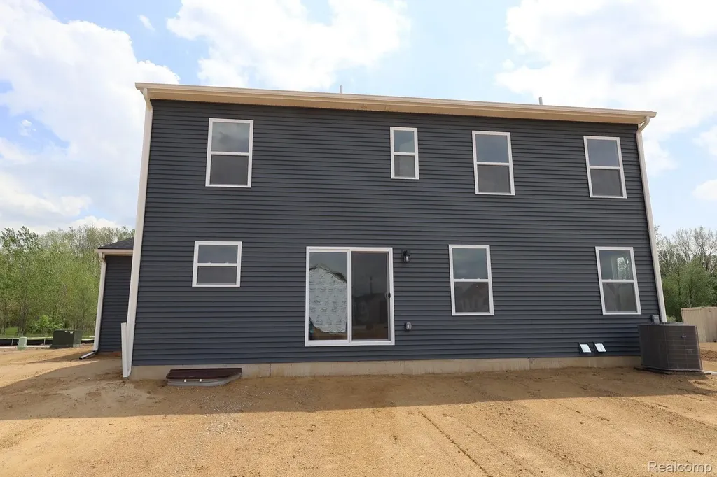 362 Hidden River W Holly Township MI 48442