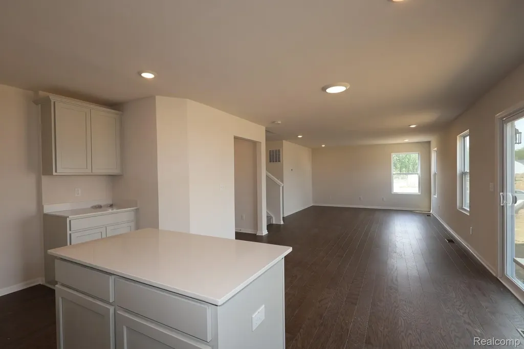 362 Hidden River W Holly Township MI 48442