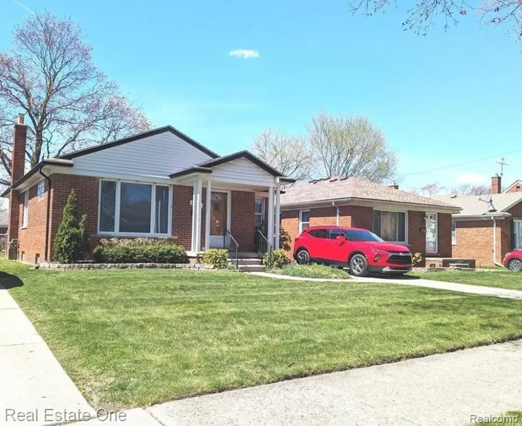 8443 Riverdale Street Dearborn Heights City MI 48127