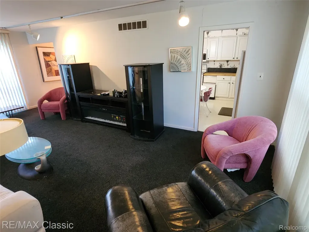 6965 N Adams Road Bloomfield Charter Township MI 48304