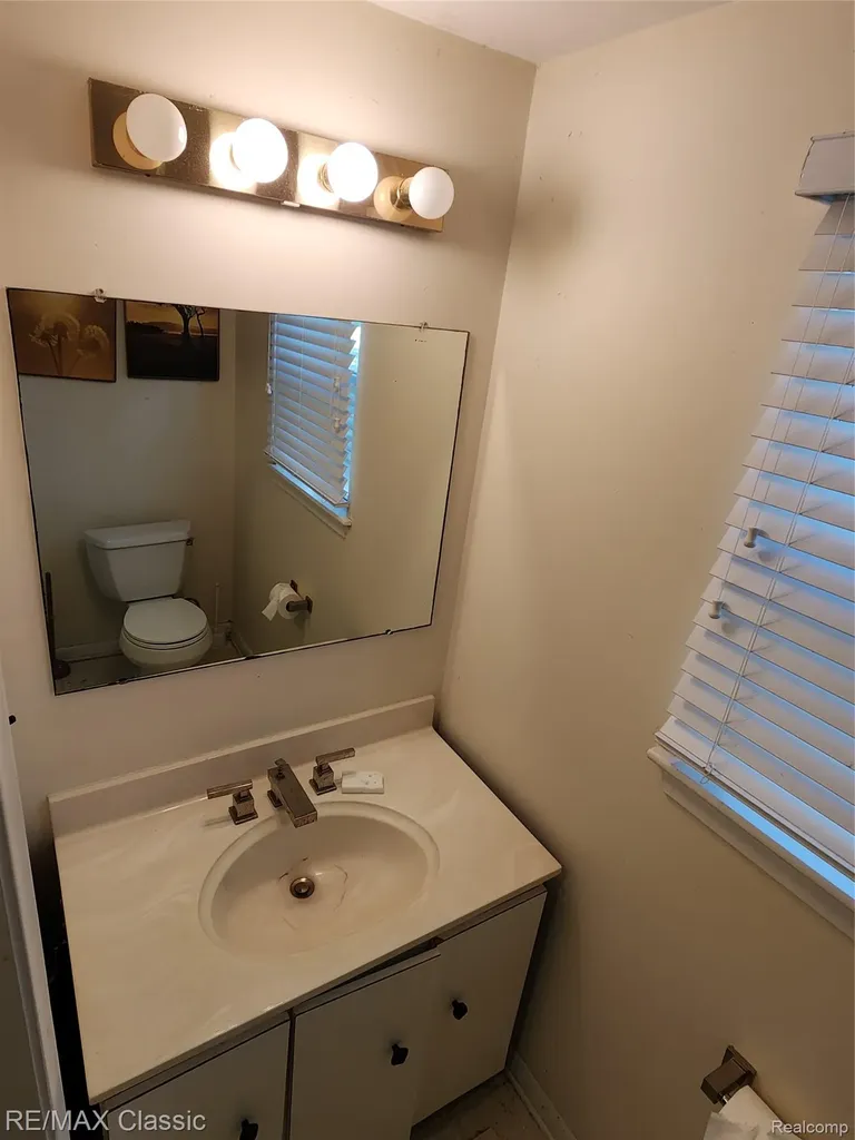 6965 N Adams Road Bloomfield Charter Township MI 48304