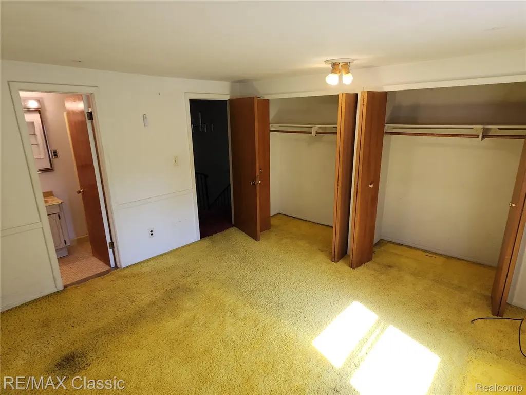 6965 N Adams Road Bloomfield Charter Township MI 48304