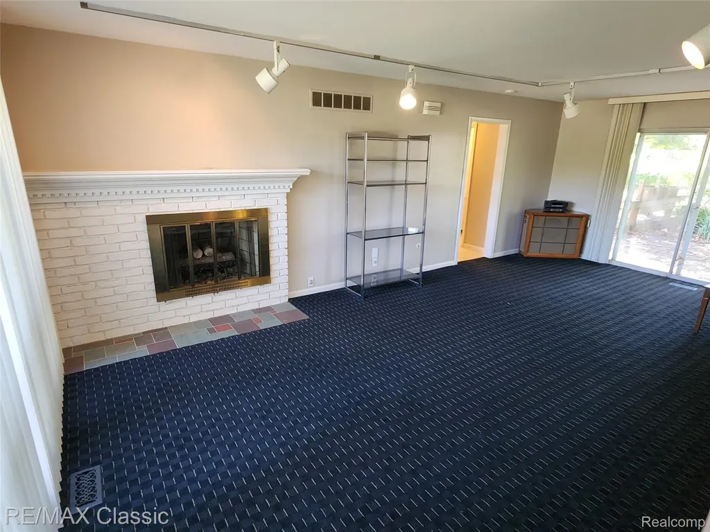 6965 N Adams Road Bloomfield Charter Township MI 48304