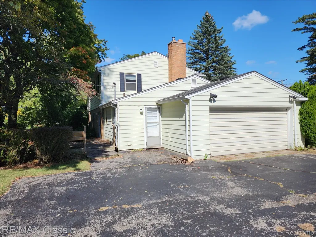 6965 N Adams Road Bloomfield Charter Township MI 48304