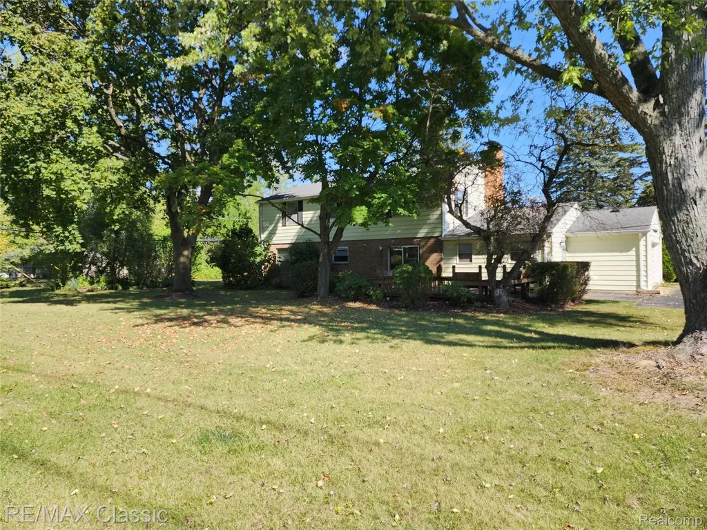 6965 N Adams Road Bloomfield Charter Township MI 48304