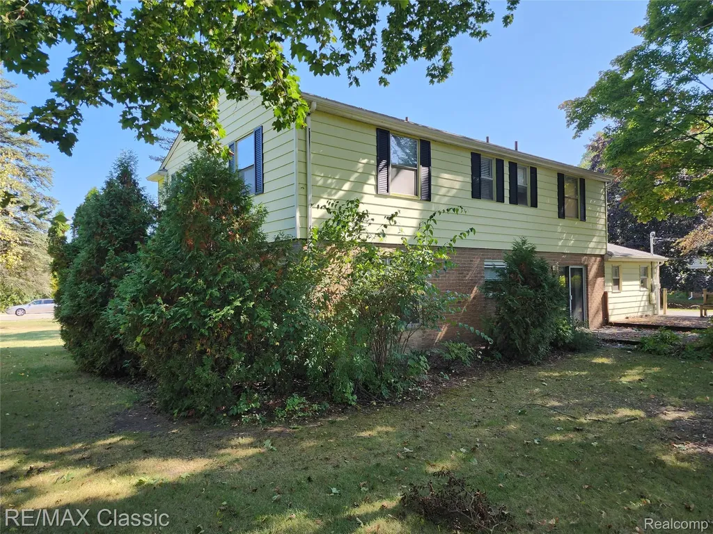 6965 N Adams Road Bloomfield Charter Township MI 48304