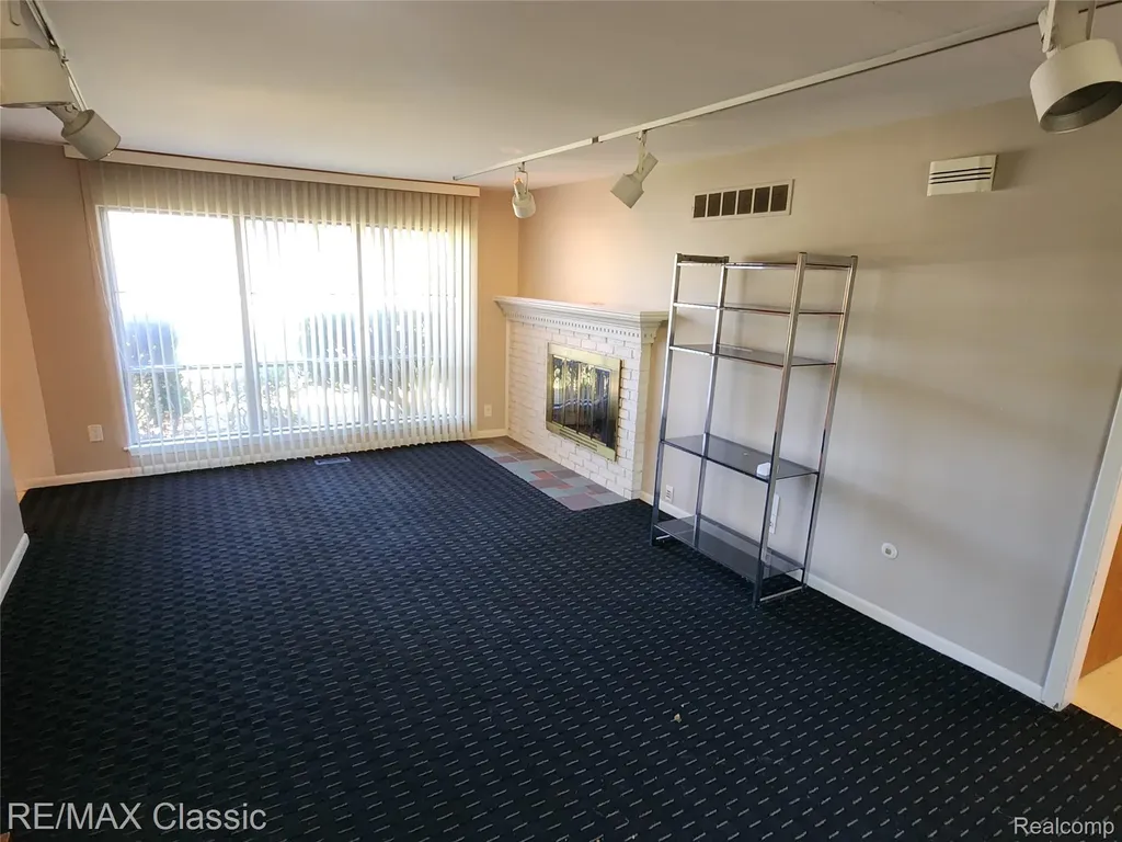 6965 N Adams Road Bloomfield Charter Township MI 48304