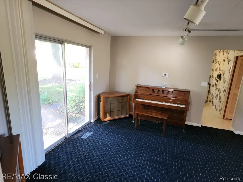 6965 N Adams Road Bloomfield Charter Township MI 48304