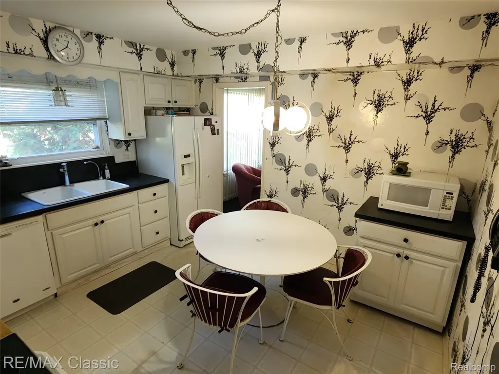6965 N Adams Road Bloomfield Charter Township MI 48304