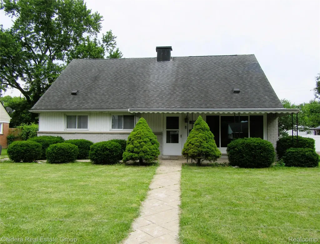 3202 Michael Avenue Warren City MI 48091
