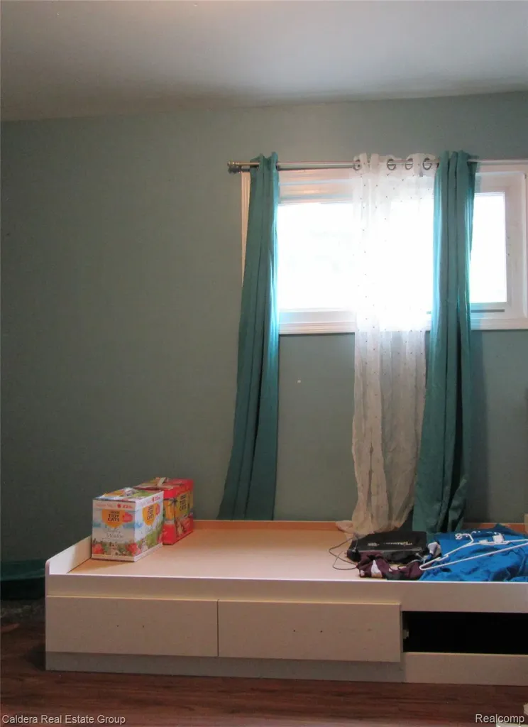 3202 Michael Avenue Warren City MI 48091