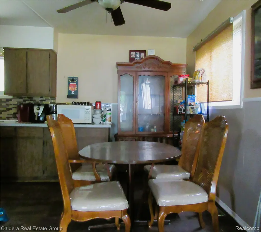 3202 Michael Avenue Warren City MI 48091