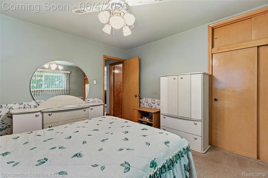 9610 Norborne Redford Charter Township MI 48239