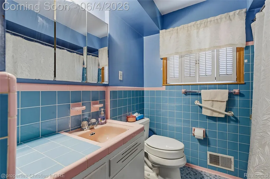 9610 Norborne Redford Charter Township MI 48239