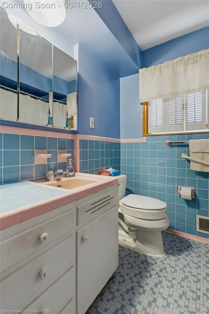 9610 Norborne Redford Charter Township MI 48239